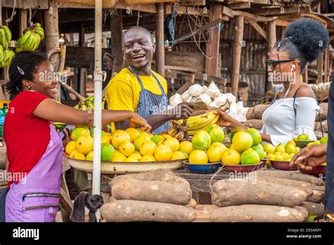 Scene from a local African market Stock Photo - Alamy