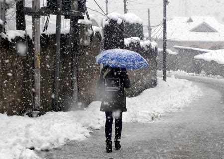 Snowfall in Shimla, Kufri, temperature falls by several notches - The English Post - Breaking ...