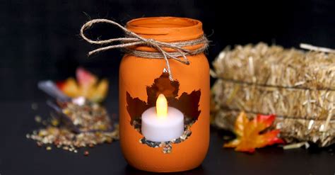 DIY This Easy-To-Make Autumn Leaf Mason Jar Candle Holder