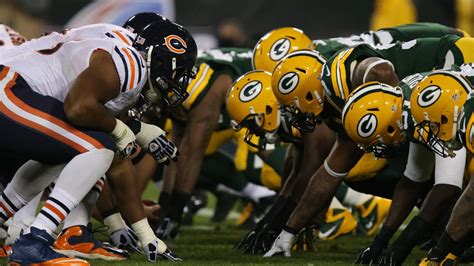 Limited number of tickets available for Packers-Bears Sunday night