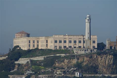 File:Alcatraz Island from Pier39 with 500mm.jpg - Wikimedia Commons