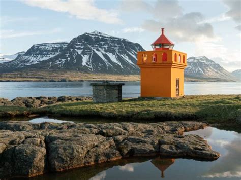 The Ultimate Guide to the Top 10 Lighthouses in Iceland