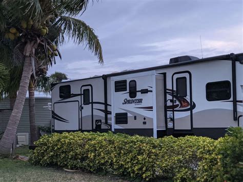 7 Best Miami Beach RV Parks for Year-Round Camping Near the Ocean