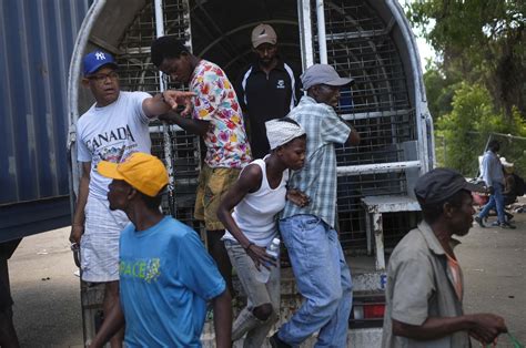 Haitian migrants in Dominican Republic face deportation, mistreatment | Daily Sabah