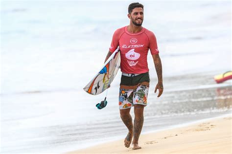 Filipe Toledo estreia batendo recordes no Oi Hang Loose Pro Contest - WSL - Latin America