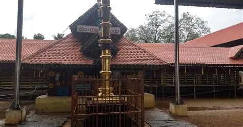 Kottarakara Maha Ganapathy temple, Kerala where prime god is made of wood.