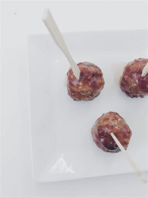 12 DAYS OF CHRISTMAS: CRANBERRY MEATBALLS - Dwell & Dine