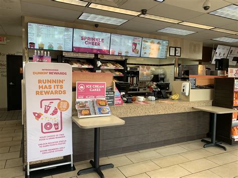 Dunkin' Donuts/Baskin-Robbins interior | Dunkin' Donuts/Bask… | Flickr