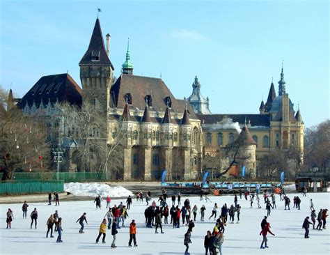 Artificial Ice Rink in Budapest City Park Reopens - Hungary Today