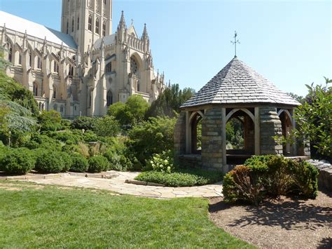 Kim Stenberg's Painting Journal: "Bishop's Garden at National Cathedral ...