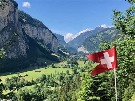 A Helpful Lauterbrunnen Valley Guide | Lauterbrunnen Hiking & Waterfalls