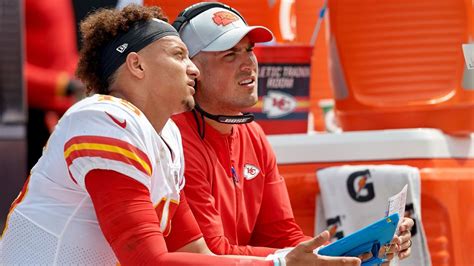 Sources -- Kansas City Chiefs QB coach Mike Kafka drawing interest as ...