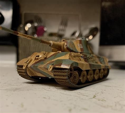 First tank done. Also first attempt at weathering. : modelmakers