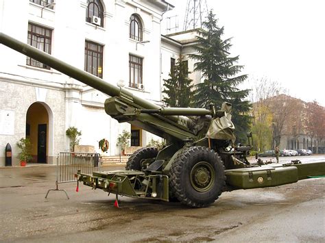 FH-70 155mm Field Howitzer Walk Around Page 1