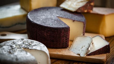 What is the stinkiest cheese in the world? - slviki.org