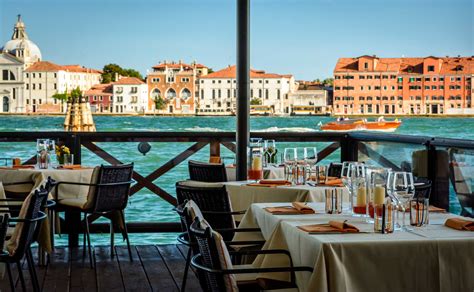 Grand canal & dinner in a gourmet restaurant - Top Venice