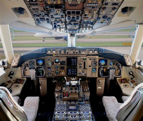 Boeing 767 300 Cockpit