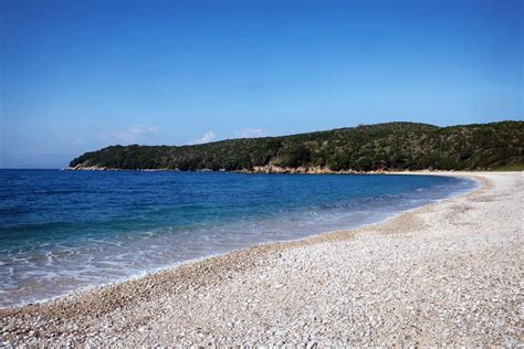 Avlaki, the "wild" pebble beach of the northeast coast