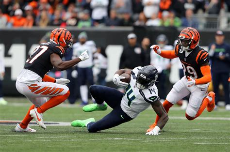 Seattle Seahawks' Third-Down Struggles 'Stick Out Like a Sore Thumb!' - DK Metcalf - Sports ...