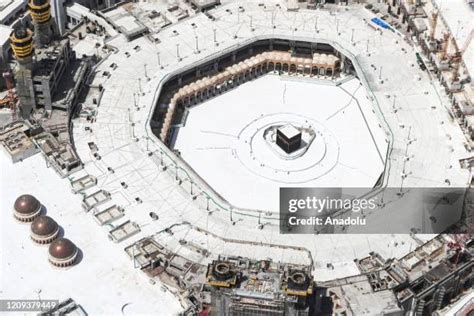 Kaaba Empty Photos and Premium High Res Pictures - Getty Images