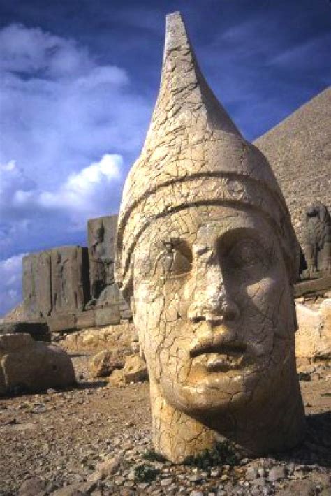 HOME SWEET WORLD: Nemrut Dağı | Статуи, Археология, Памятники