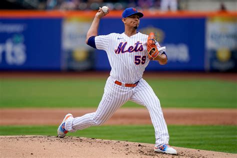 Mets pick up Carlos Carrasco’s contract option ensuring return for 2023 | amNewYork