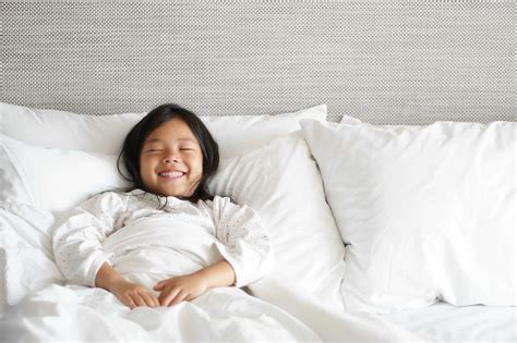 A Simple Guide to Sleep Meditation for Kids - Moshi