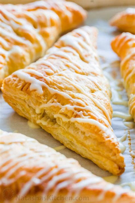 Homemade Apple Turnovers with a filling that tastes like Apple Pie in ...