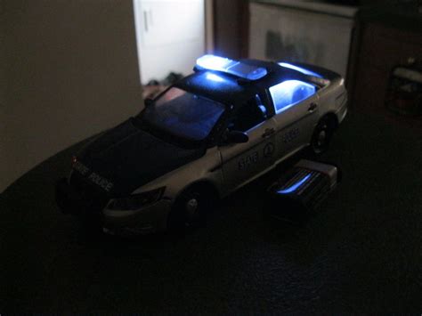 Virginia State Police Lighted Ford Taurus Interceptor Car 1:24 Diecast ...