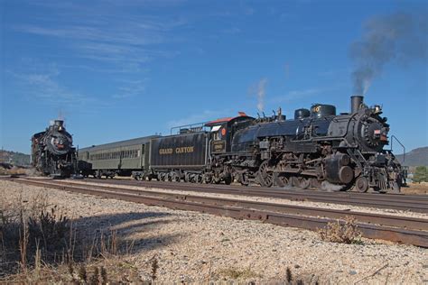 Locomotive No. 4960 steams to the Grand Canyon unassisted - Trains