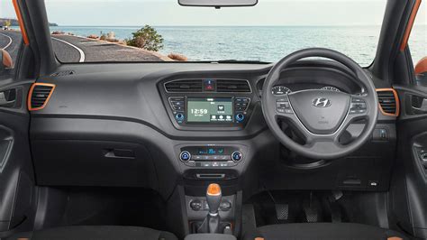 Hyundai Elite i20-2018 Asta (O) Diesel Exterior Car Photos - Overdrive