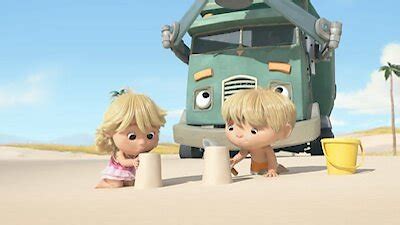 Watch Trash Truck Season 2 Episode 7 - Beach Day Online Now