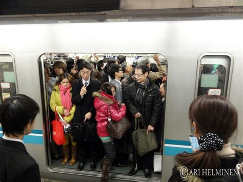 Tokyo Rush Hour: 10 Tips to Help You Survive Train Rides