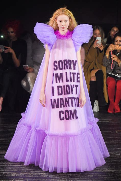 Giant couture meme dresses are the most relatable fashion on the runway ...