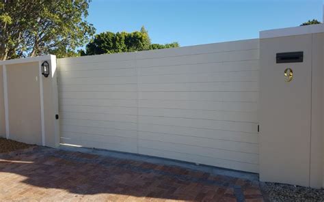 Security Gates: How To Choose The Perfect Wood Option - Driveway Gates ...