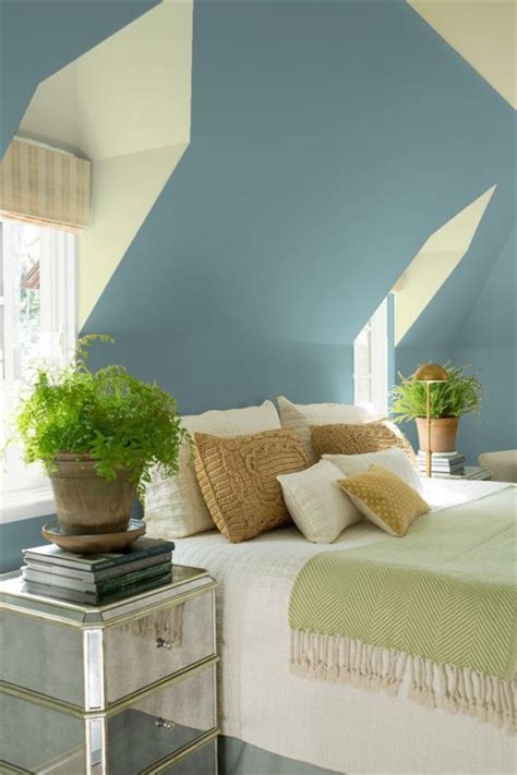 Benjamin Moore Aegean Teal Paint Color Review