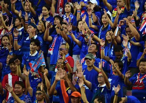 Fanatical Thai sports fans would cancel honeymoons, risk jobs to support their teams, reports survey