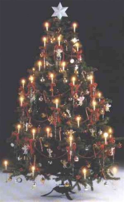 Traditional Norwegian Christmas Tree #norway #norway #christmas Norway ...