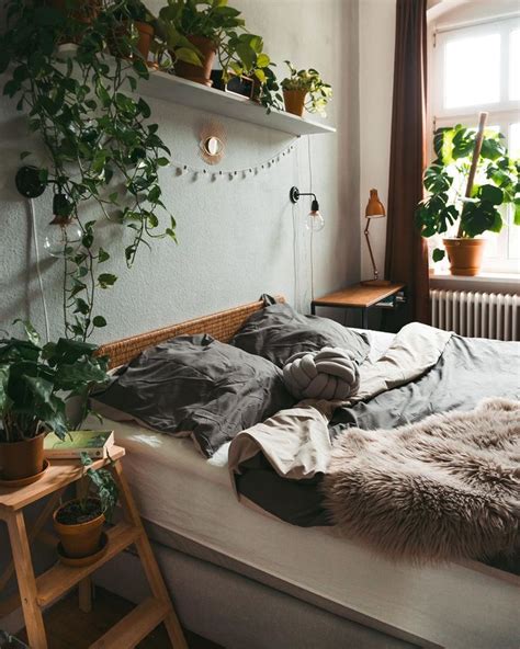 The Absolute Best Plants For A Bedroom — Plant Care Tips and More · La Résidence | Zimmer ...