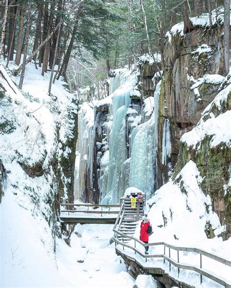 Flume Gorge, New Hampshire (Photo credit to @notthatboringaccountant) : r/FreezingFuckingCold