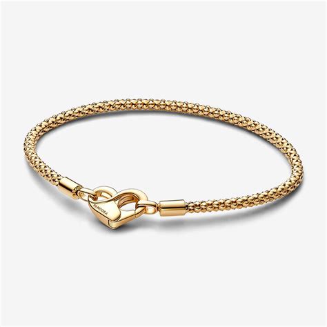 Pandora Moments Studded Chain Bracelet | Gold plated | Pandora NZ