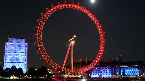 Be the First Person to Spend the Night in the London Eye | Condé Nast ...