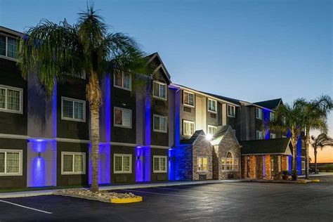 MICROTEL INN & SUITES BY WYNDHAM TRACY - Updated 2024 Reviews, Photos ...