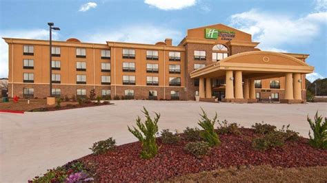 Holiday Inn Express & Suites Jackson/Pearl International Airport Hotel ...