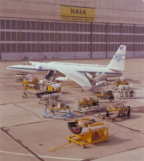 U-2 spy plane keeps on soaring (photos) - CNET