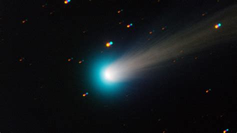 NASA's time-lapse of the Comet ISON shows it journeying towards the Sun ...