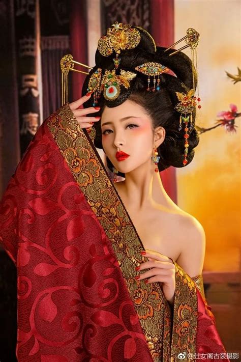 Pin on Chinese Traditional Dress