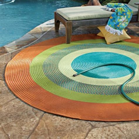 Colorful Round Outdoor Area Rug | Round outdoor rug, Outdoor rugs patio, Target rug