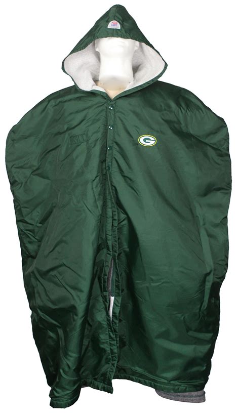 Lot Detail - 2001-11 Green Bay Packers Reebok Sideline Cape (MEARS LOA)