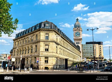 The Gare de Lyon railway station in Paris, France Stock Photo - Alamy